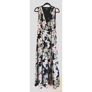 Lulu’s Woman's Sleeveless Floral Maxi Dress Size M Travel Vacay‎ Boho Event